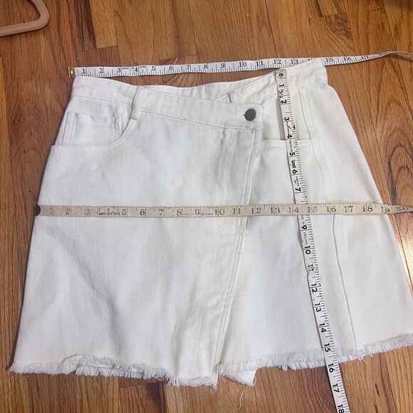 Gilli Can’t Be Bothered Denim Mini Skirt 100% cotton White crossover button - Picture 8 of 15
